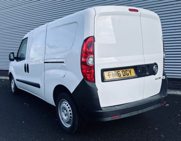 Vauxhall Combo (2016) Manual Diesel - Image 4