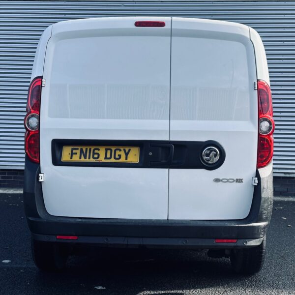 Vauxhall Combo (2016) Manual Diesel - Image 5