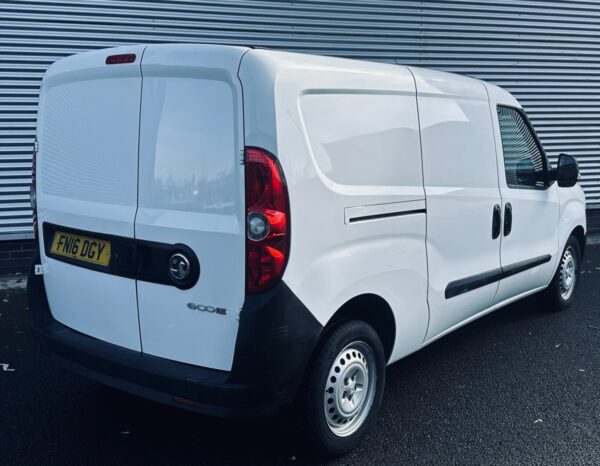 Vauxhall Combo (2016) Manual Diesel - Image 6